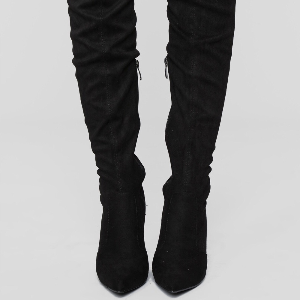 Knee high suede black boots